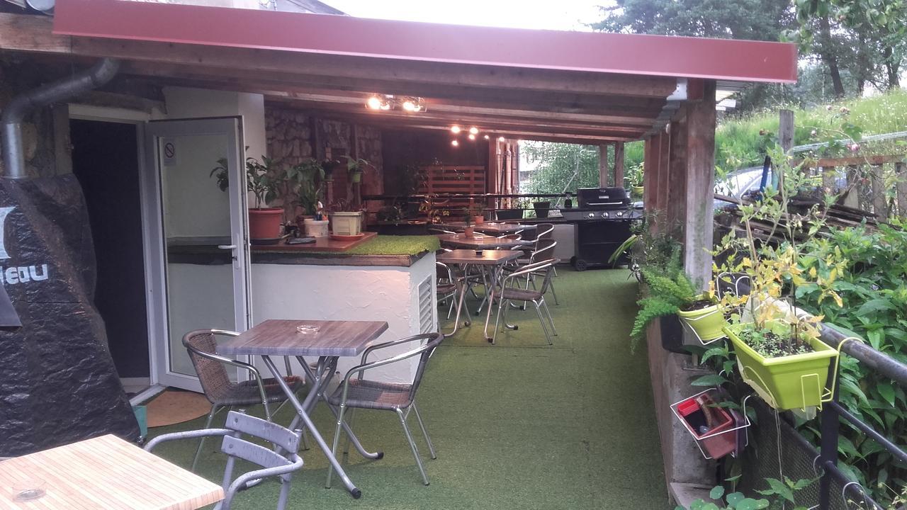 Logis Hotel Restaurant De La Dore Vertolaye ภายนอก รูปภาพ