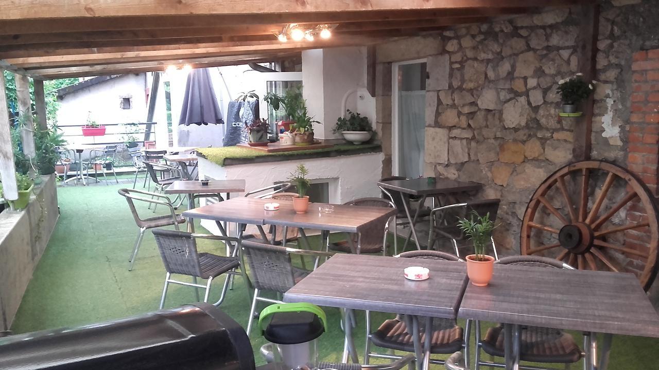 Logis Hotel Restaurant De La Dore Vertolaye ภายนอก รูปภาพ