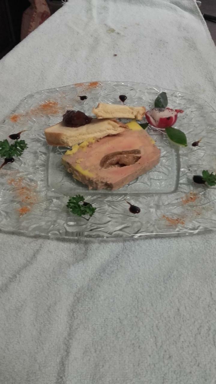 Logis Hotel Restaurant De La Dore Vertolaye ภายนอก รูปภาพ